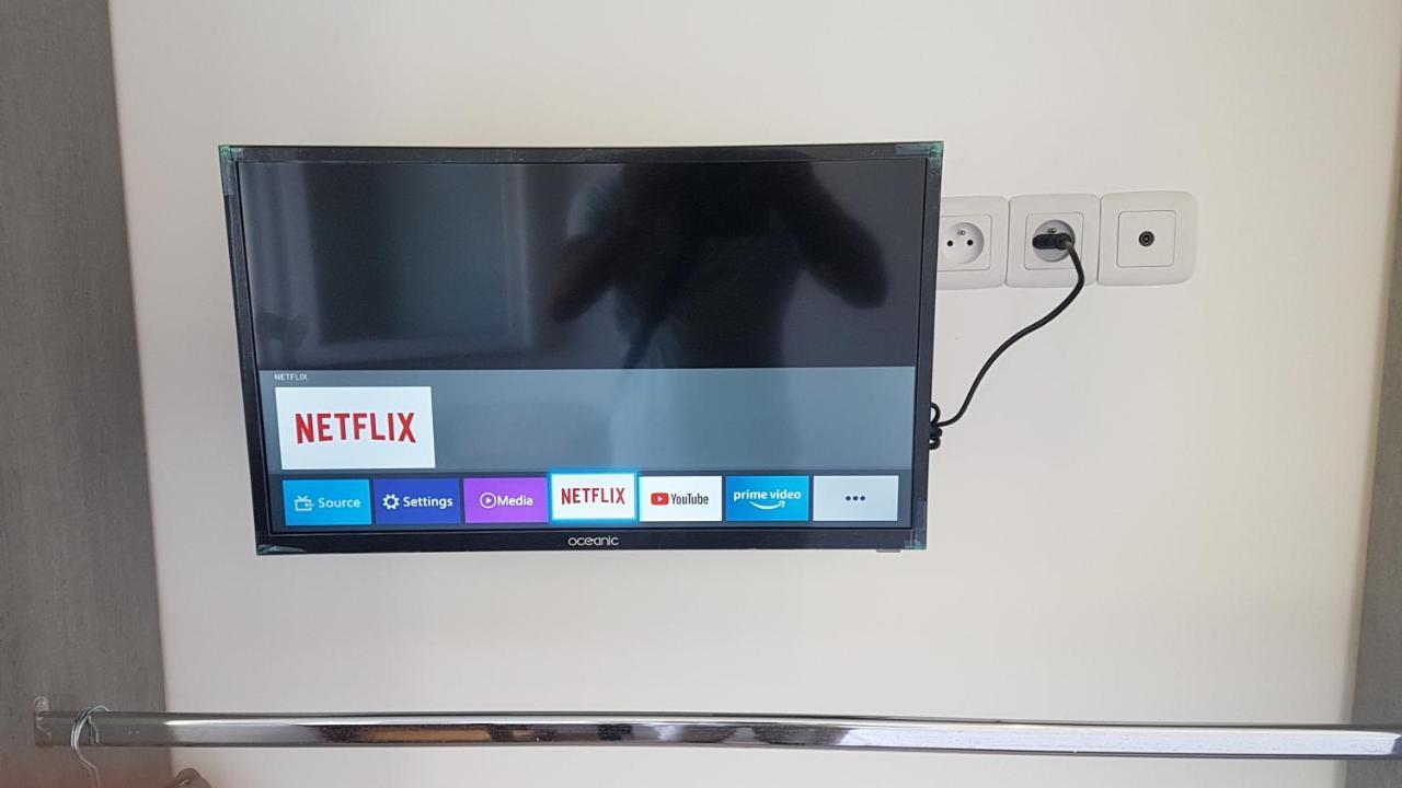New Cheap Private Room, Kitchen , Overwieuw Sea,Tram On Spot, 12 Minutes From Nice Train Station With Tram , Beach In 17 Min Tram , Chambre Privee Pas Cher, Cuisine Equipee , Tram Sur Place, Apercu Mer, 12 Min De La Gare De Nice Avec Le Tram, 17 Min المظهر الخارجي الصورة
