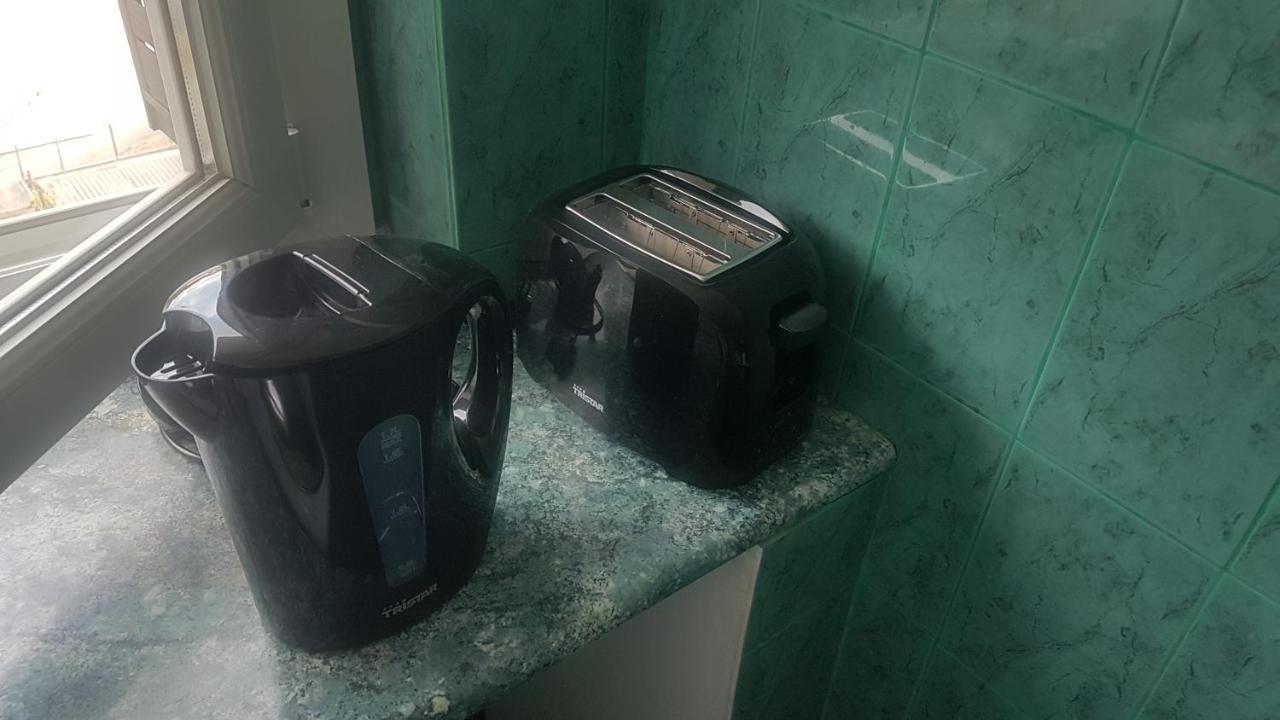 New Cheap Private Room, Kitchen , Overwieuw Sea,Tram On Spot, 12 Minutes From Nice Train Station With Tram , Beach In 17 Min Tram , Chambre Privee Pas Cher, Cuisine Equipee , Tram Sur Place, Apercu Mer, 12 Min De La Gare De Nice Avec Le Tram, 17 Min المظهر الخارجي الصورة