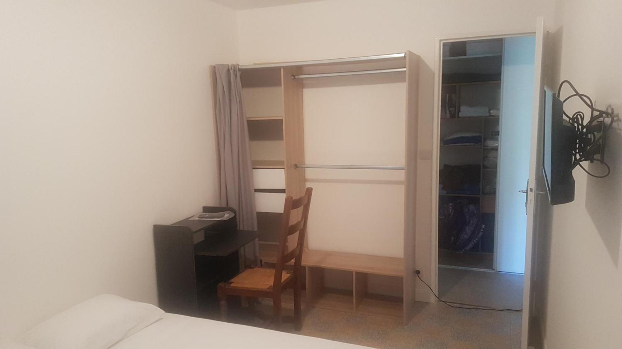 New Cheap Private Room, Kitchen , Overwieuw Sea,Tram On Spot, 12 Minutes From Nice Train Station With Tram , Beach In 17 Min Tram , Chambre Privee Pas Cher, Cuisine Equipee , Tram Sur Place, Apercu Mer, 12 Min De La Gare De Nice Avec Le Tram, 17 Min الغرفة الصورة